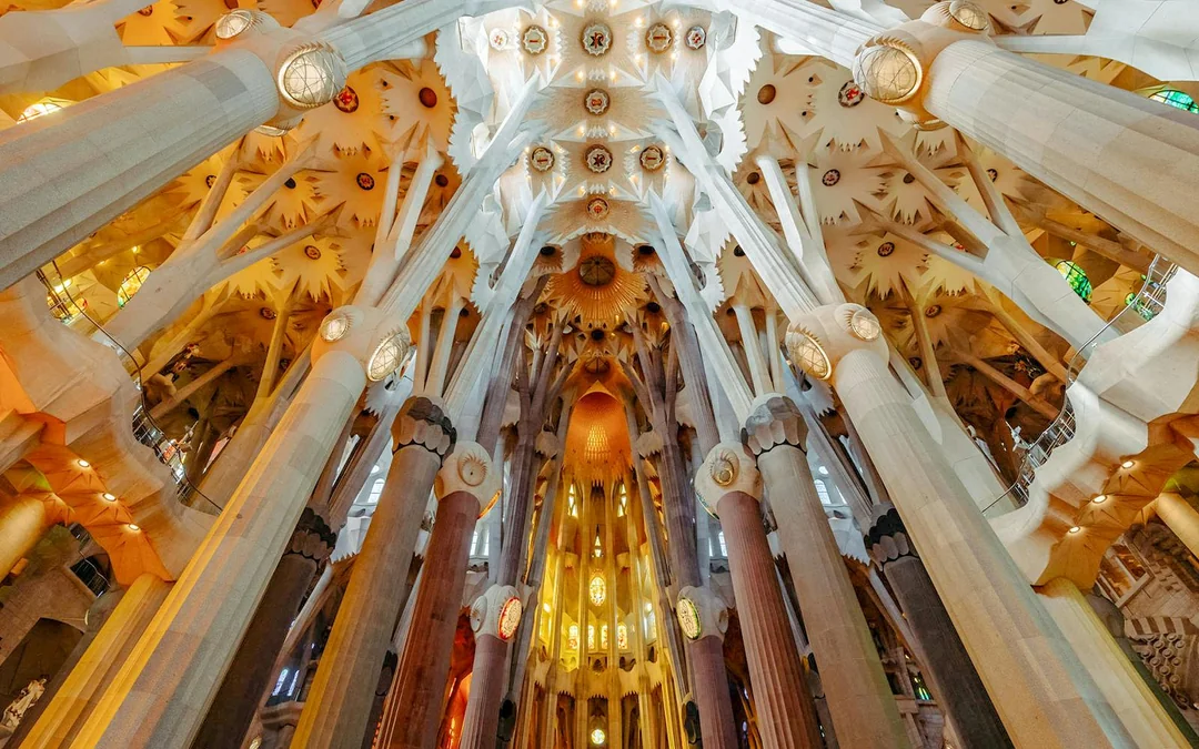 Sagrada Familia Fast-Track Guided Tour Image 4