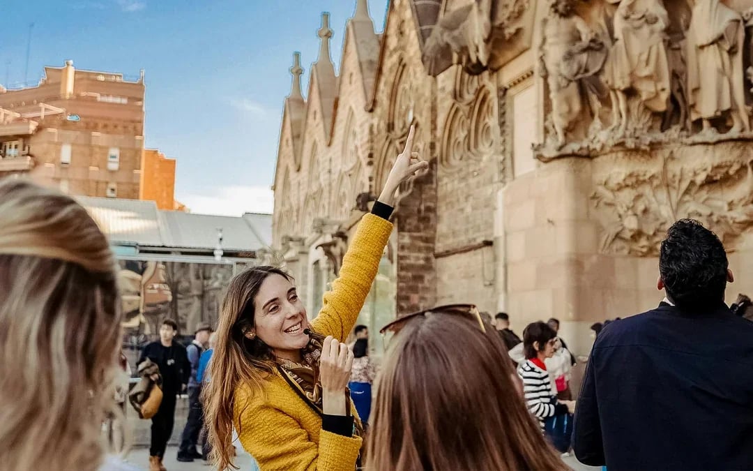 Sagrada Familia Fast-Track Guided Tour Image 10