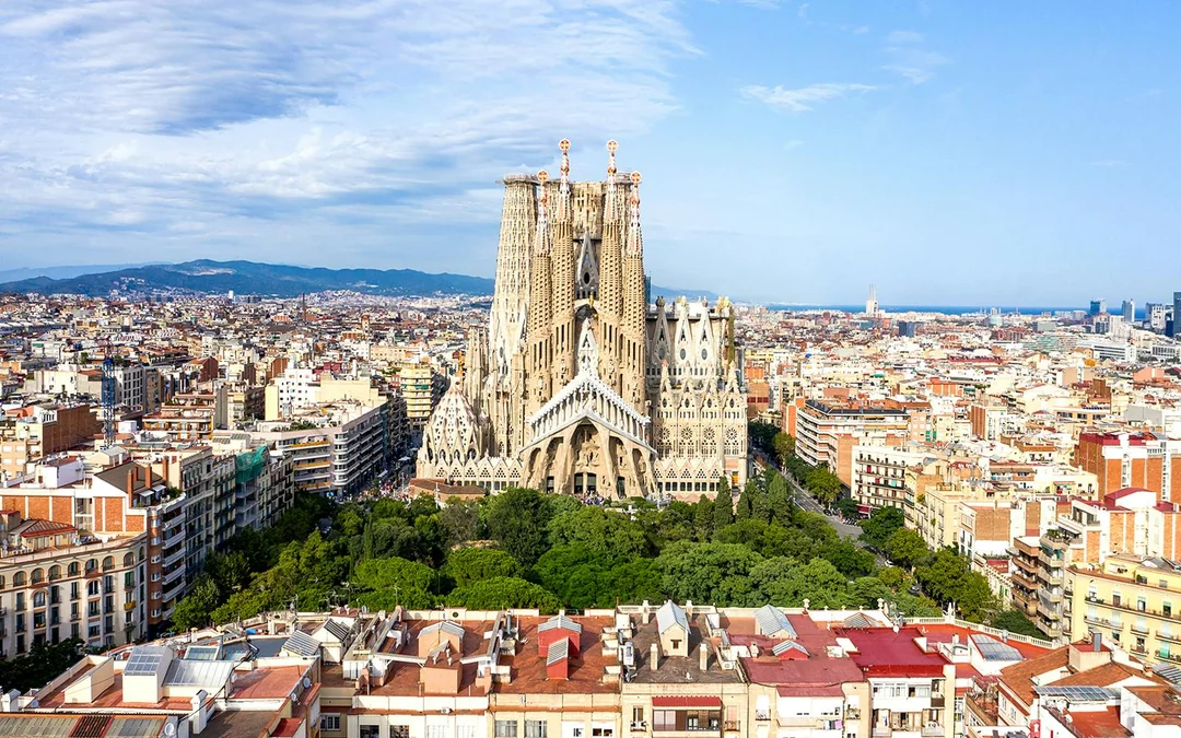 Sagrada Familia Fast-Track Tickets with Audio Guide Image 1