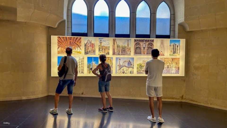 Sagrada Familia Guided Tour with Tower Access