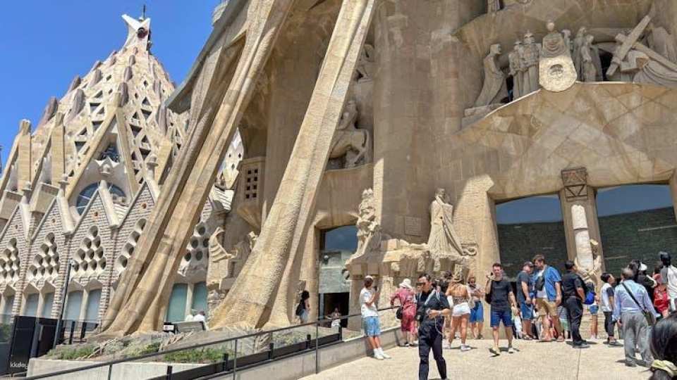 Sagrada Familia guided tour