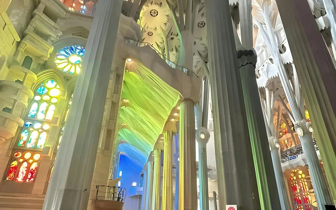 Sagrada Familia Skip-the-Line Private Guided Tour Image 9