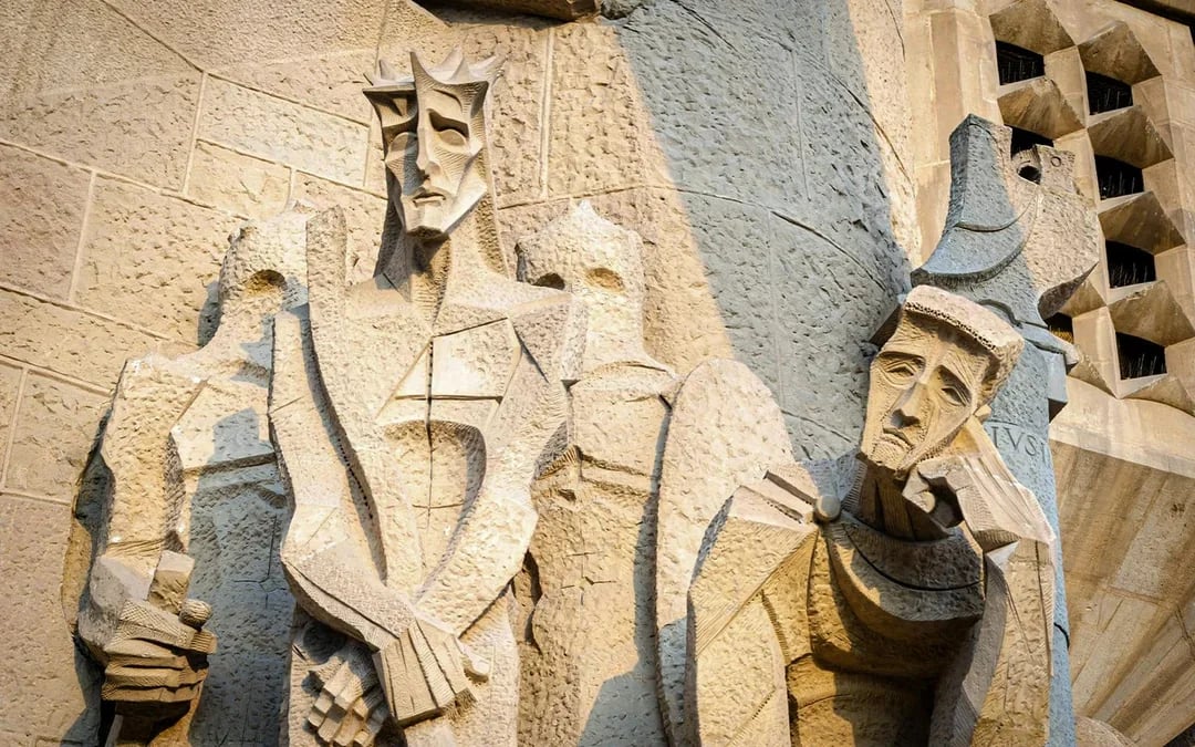 Sagrada Familia Small-Group Guided Tour Image 11