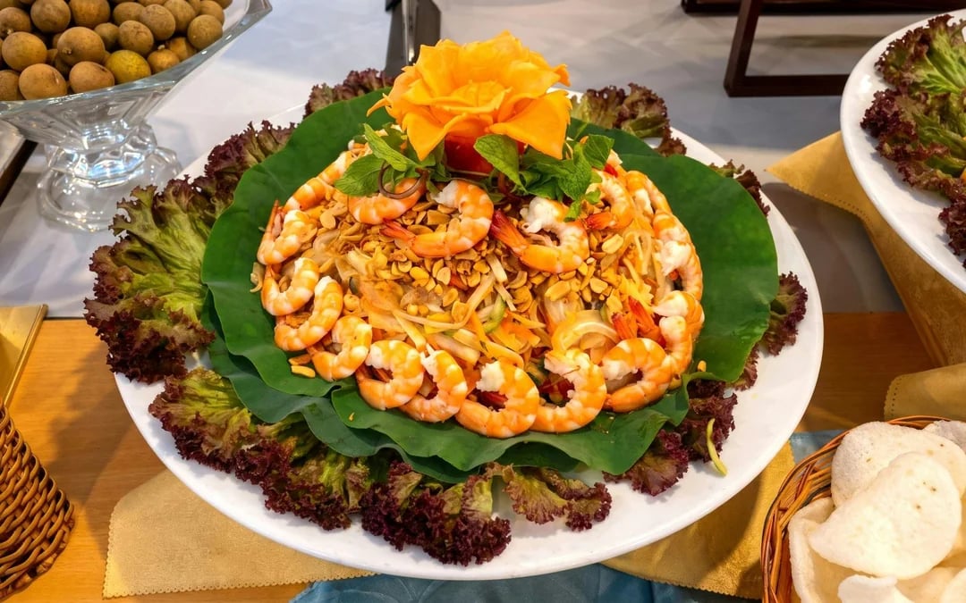 Saigon River Dinner Cruise with Private Table Image 5