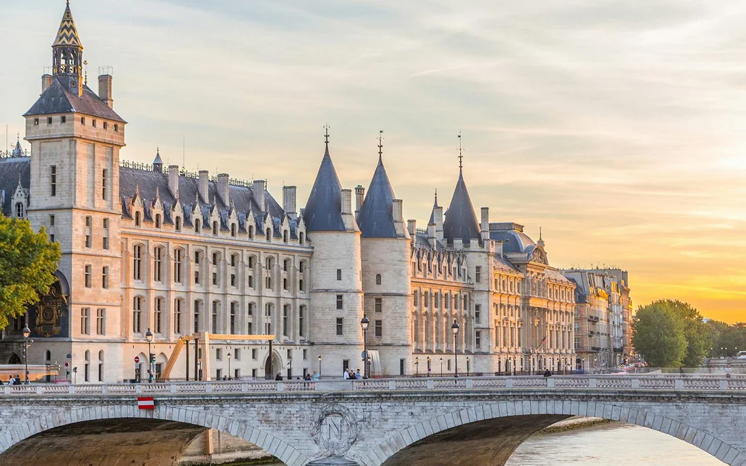 Sainte-Chapelle & Conciergerie Entry Tickets Image 4