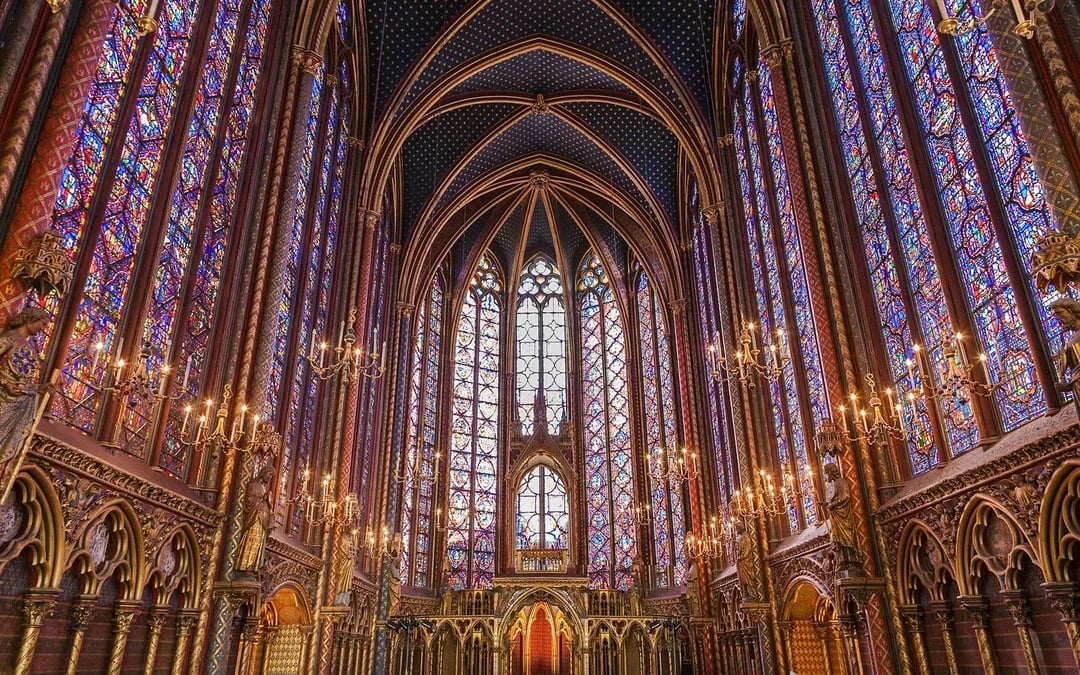 Sainte-Chapelle Entry Ticket + Notre-Dame Exterior Guided Tour Image 2