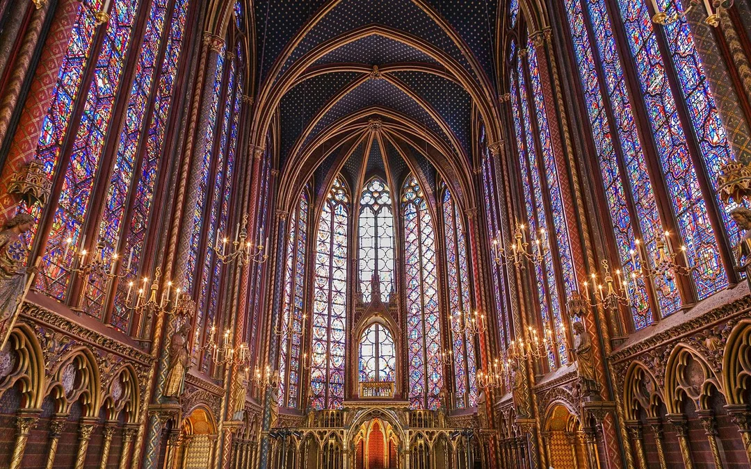 Sainte-Chapelle Entry Ticket + Notre-Dame Exterior Guided Tour Image 2