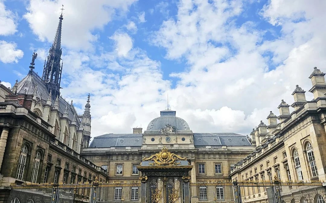 Sainte-Chapelle Entry Ticket + Notre-Dame Exterior Guided Tour Image 7