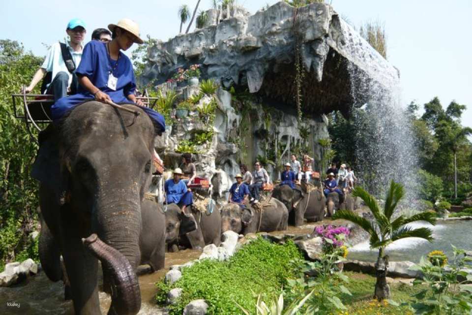 Samphran Elephant Ground & Crocodile Zoo Ticket | Thailand