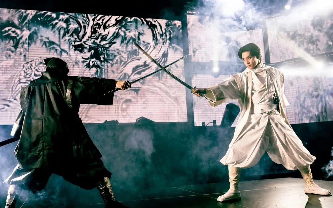 Samurai Kabuki Show Tickets: Tokyo Fusion of Culture and Modernity Image 1