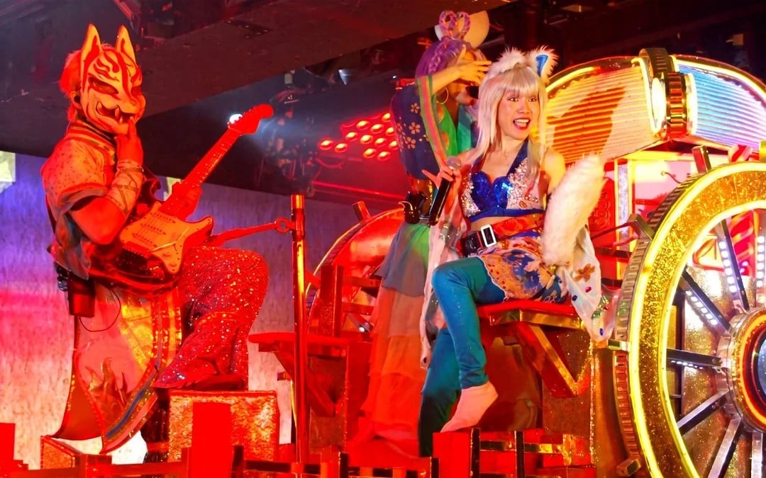 Samurai Kabuki Show Tickets: Tokyo Fusion of Culture and Modernity Image 3