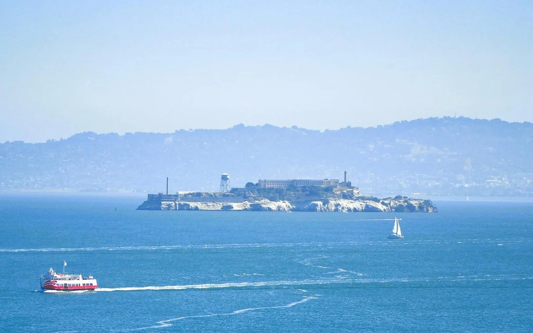 San Francisco Bridge to Bridge Cruise Image 5