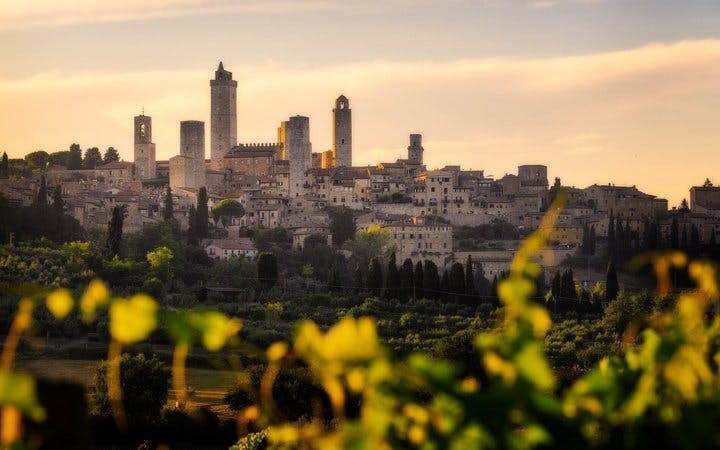 San Gimignano Private Tesla Day Trip with Gourmet Apericena and Wine Tasting Image 2