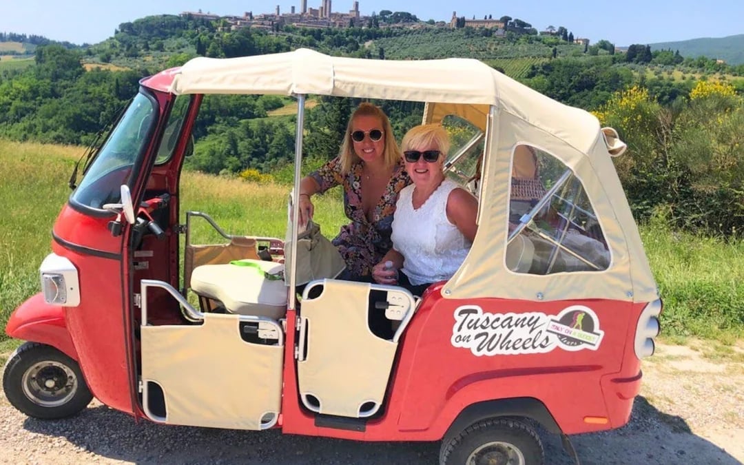 San Gimignano Private Vintage Tuk Tuk Scenic Tour with Local Driver-Guide and Chianti Hills Route Image 1