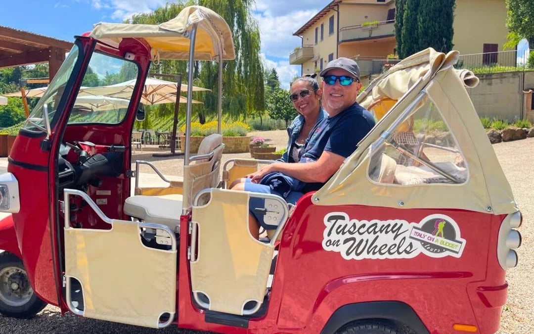 San Gimignano Private Vintage Tuk Tuk Scenic Tour with Local Driver-Guide and Chianti Hills Route Image 2