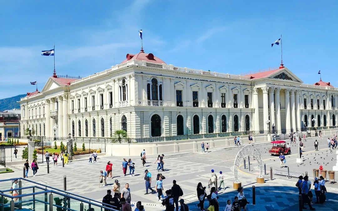 San Salvador Private Walking Tour: Historic Center Image 2
