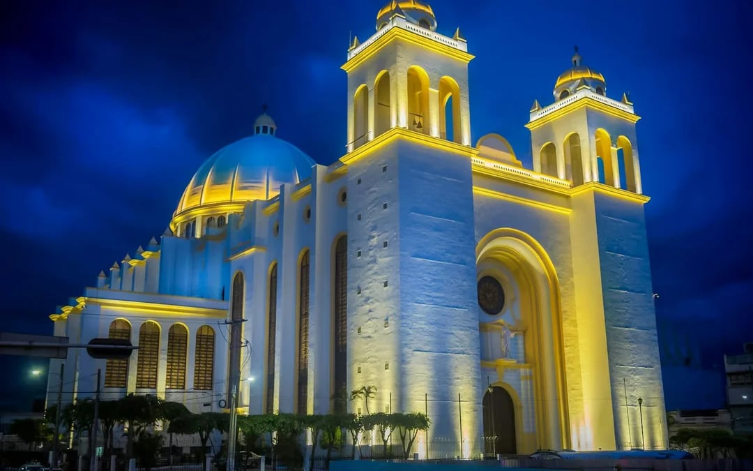 San Salvador Private Walking Tour: Historic Center Image 8
