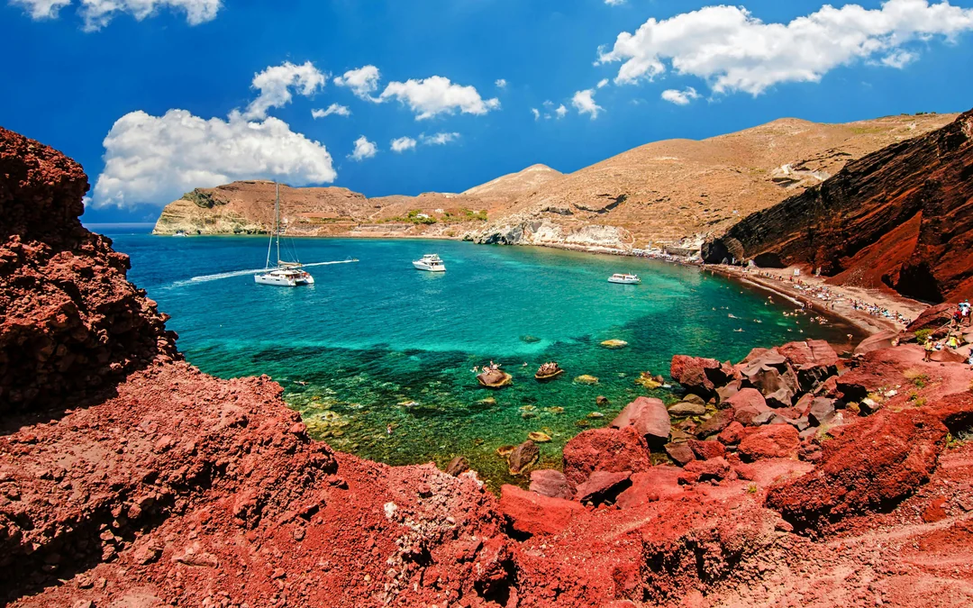 Santorini: Archaeological Bus Tour to Akrotiri Excavations & Red Beach Image 1