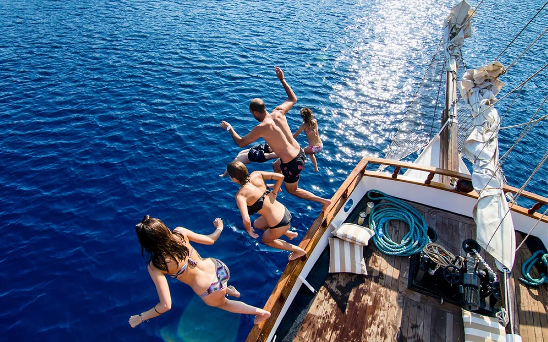 Santorini Volcanic Islands Sunset Cruise with Optional Dinner Image 2