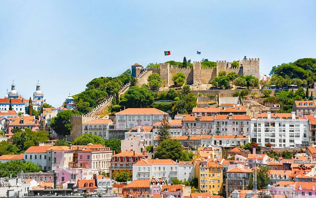 São Jorge Castle Guided Tour Image 2