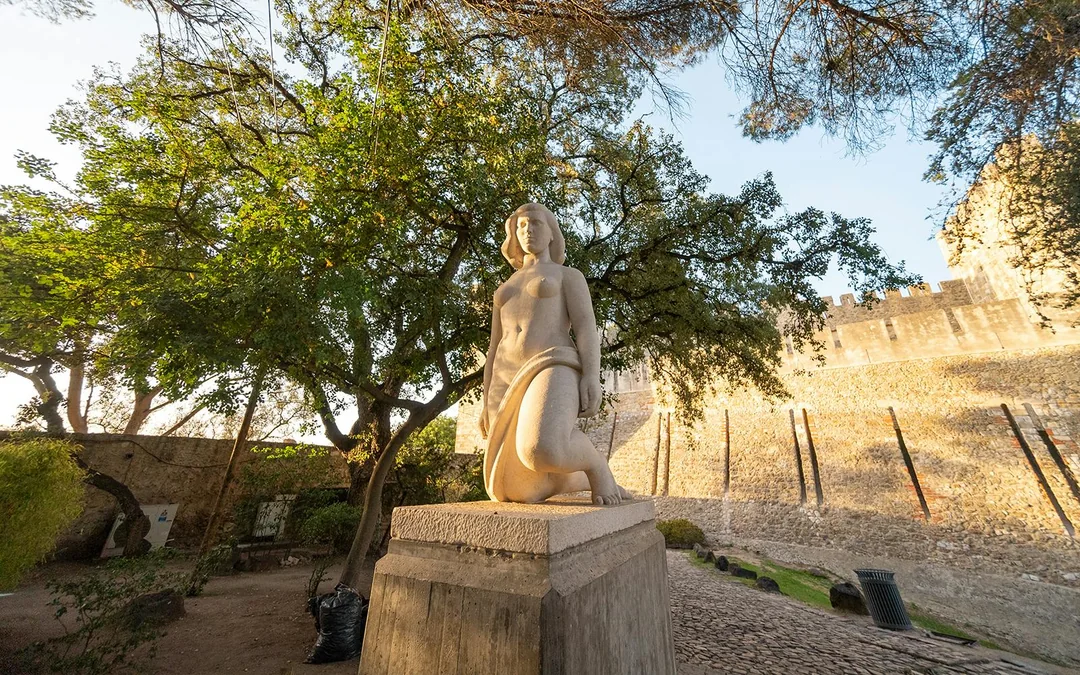 São Jorge Castle Guided Tour Image 4