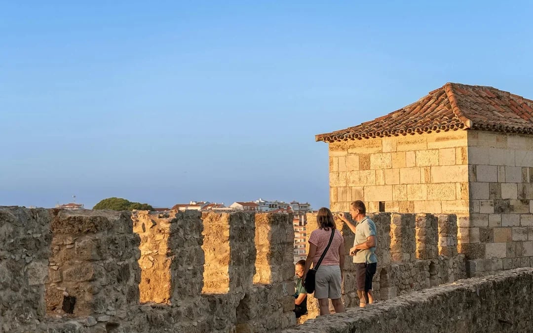São Jorge Castle Guided Tour Image 7