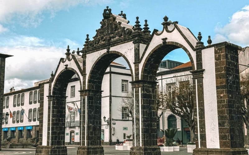 São Miguel: Hop-On Hop-Off Bus Tour on 2 Routes Image 6