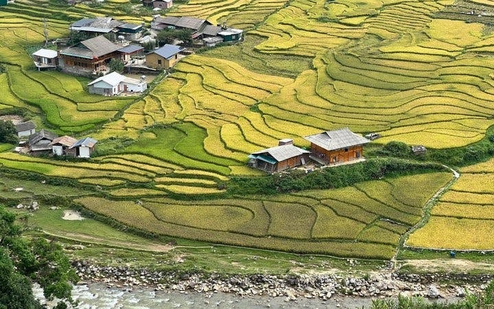 Sapa Guided Drive and Gentle Trek Experience with Entrance Fee and Bottled Water Image 9
