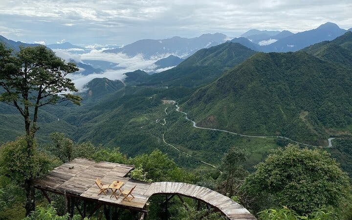 Sapa Private Car Tour to Lonely Tree, Heaven's Gate, and Glass Bridge with Admission Fees and Hotel Pickup Image 6