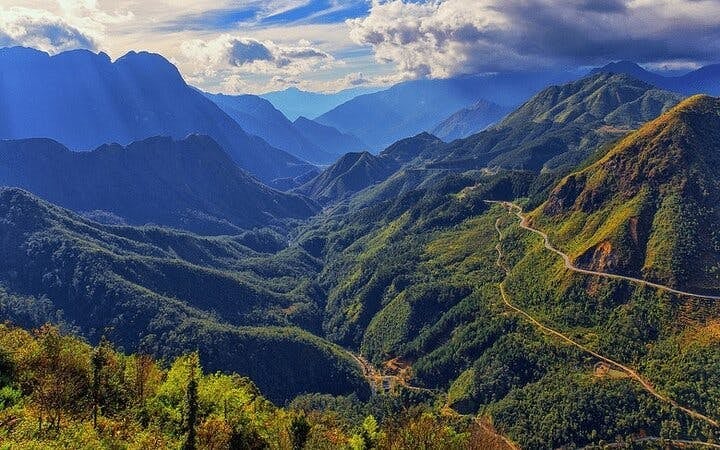 Sapa Private Car Tour to Lonely Tree, Heaven's Gate, and Glass Bridge with Admission Fees and Hotel Pickup Image 10