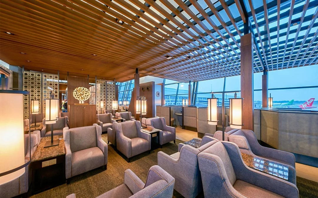 Saphire Plaza Premium Lounge Access at Jakarta International Airport: International Departures, Terminal 3 Image 1