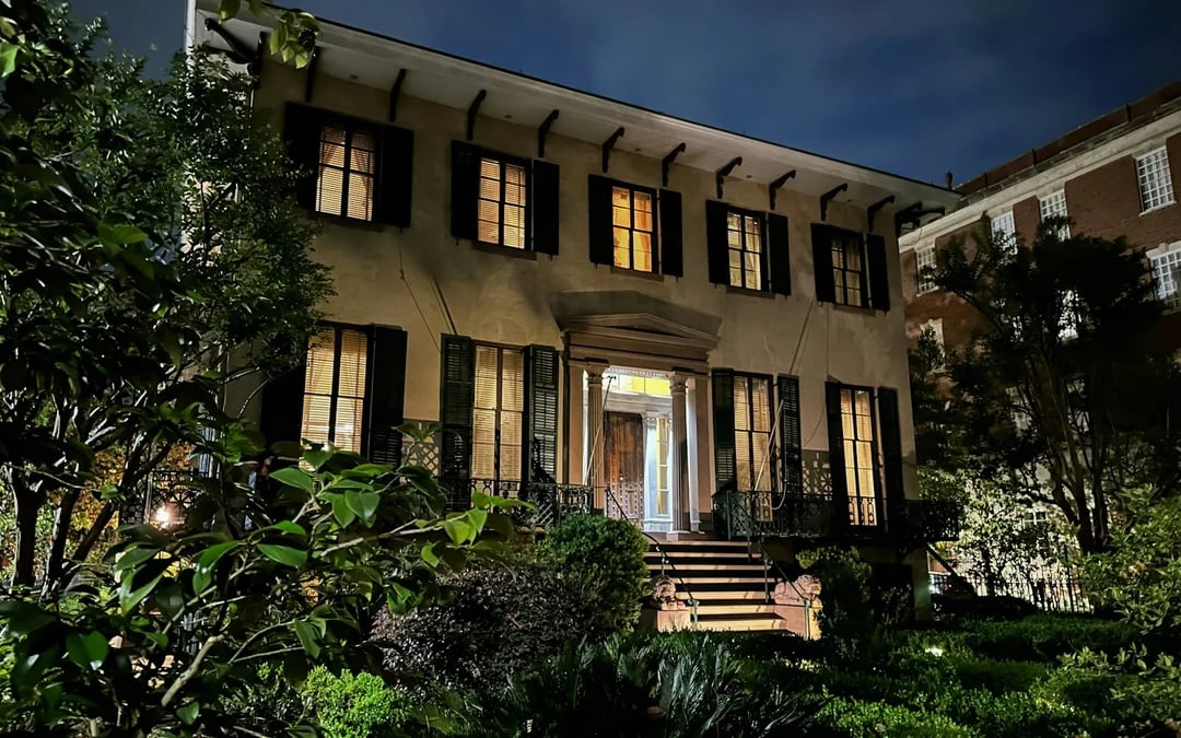 Savannah Historic District Small-Group Ghost Walking Tour Image 2