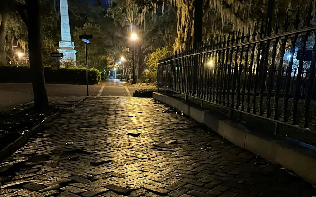 Savannah Historic District Small-Group Ghost Walking Tour Image 3