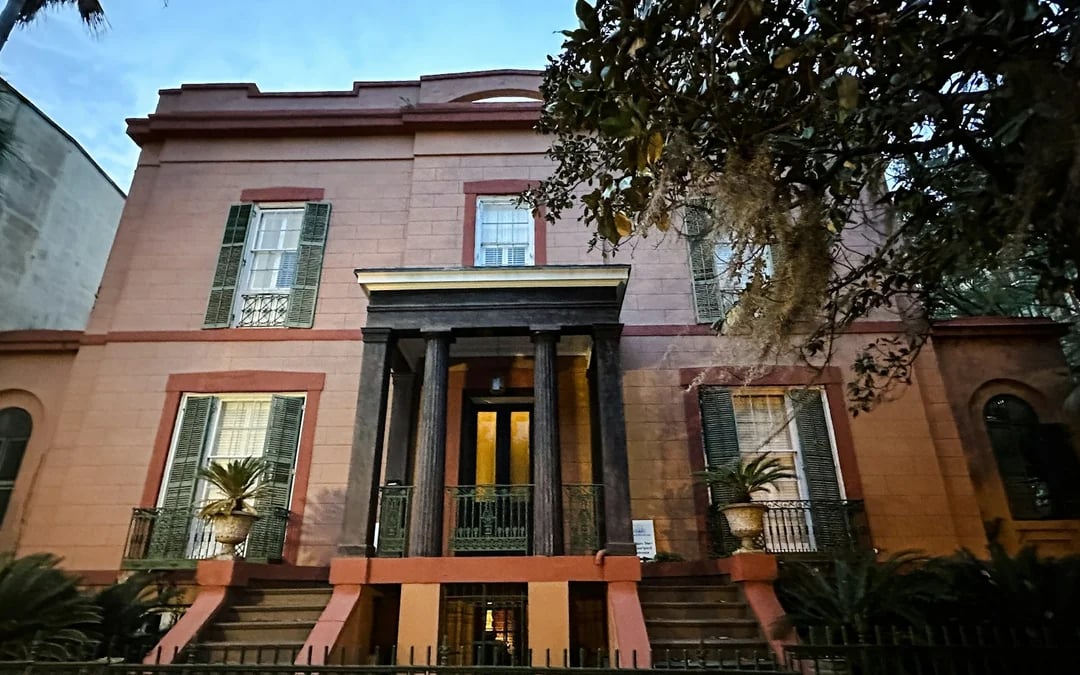 Savannah Historic District Small-Group Ghost Walking Tour Image 6