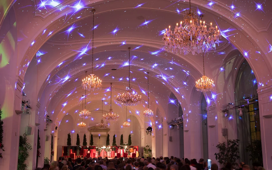 Schönbrunn Palace: Mozart & Strauss Concert & Christmas Market Image 5
