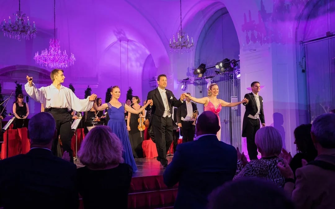 Schönbrunn Palace: Mozart & Strauss Concert with 3-Course Dinner Image 9