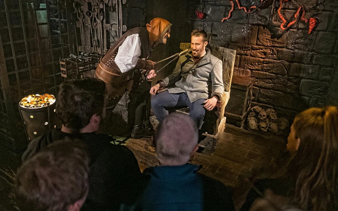 Screams & Spirits London Dungeon Tickets with Cocktail Image 1