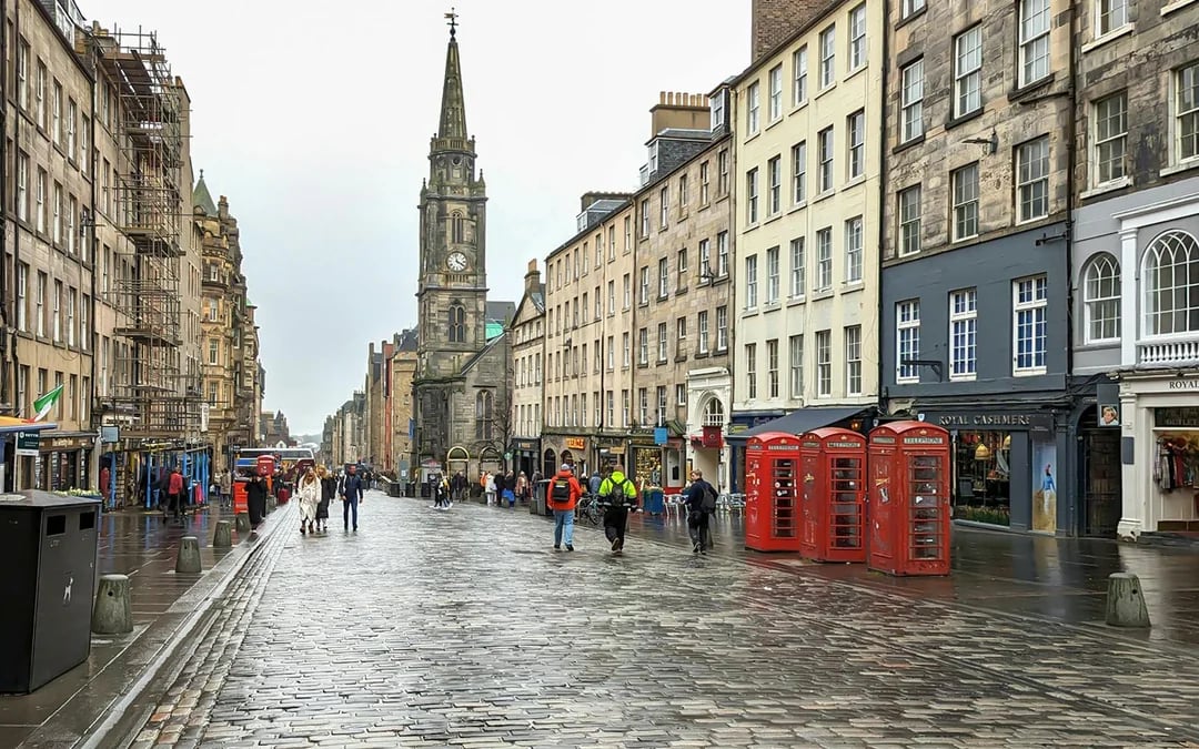 Secrets of the Royal Mile Tour and Entrance to Edinburgh Castle

 Image 4