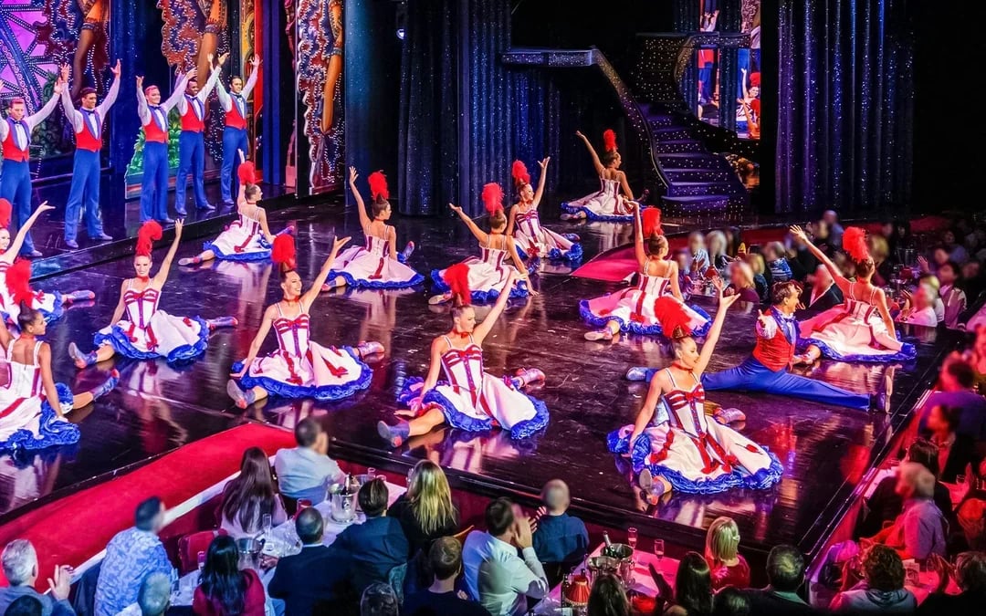 Seine River Cruise & Moulin Rouge Show with Champagne and Return Transfers Image 8