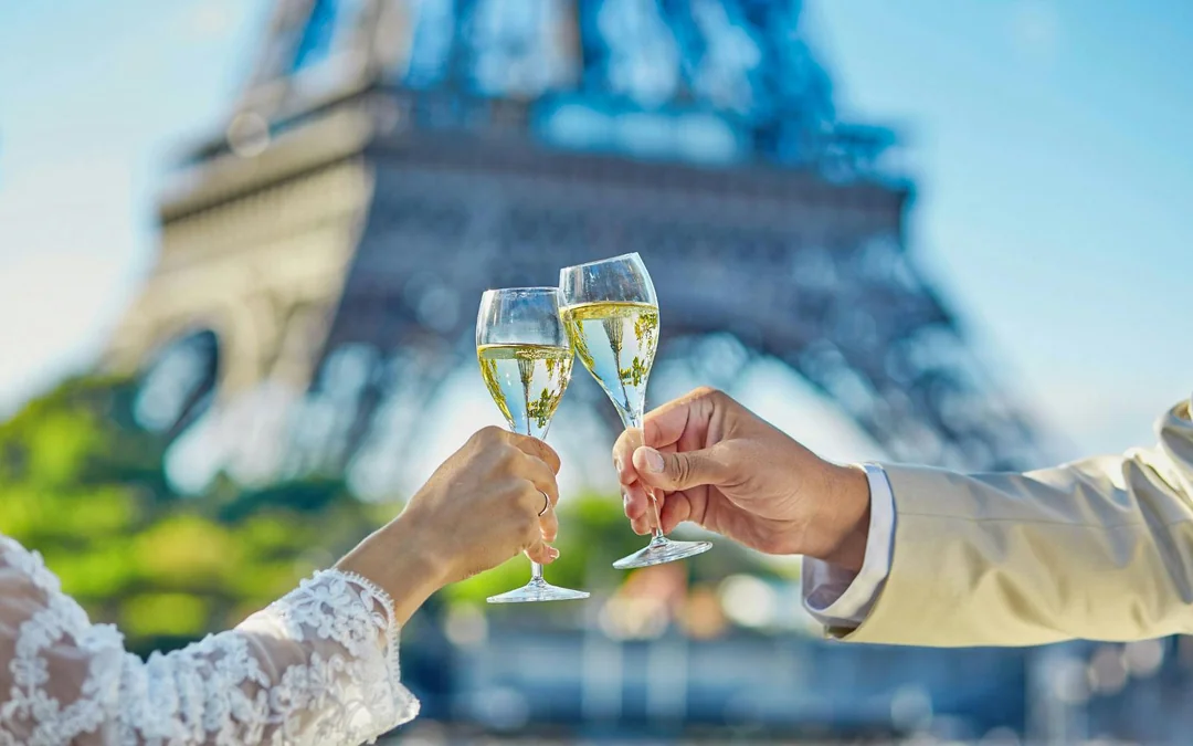 Seine River Cruise from Pont de l'Alma with Sparkling Champagne Image 2