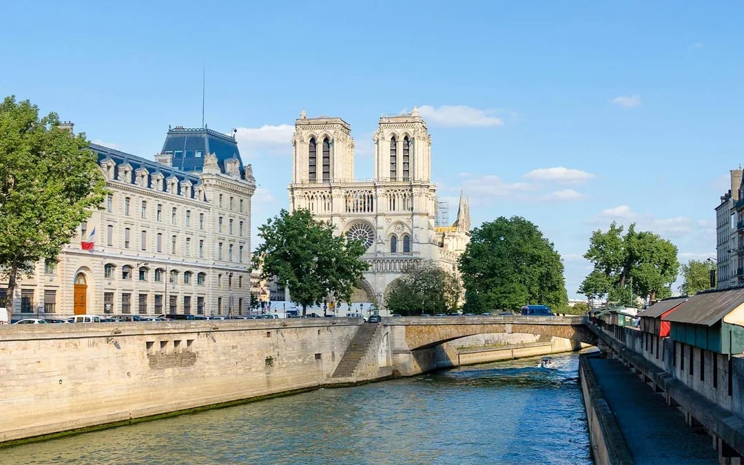 Seine River Morning Cruise with Breakfast Image 4