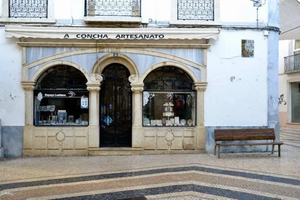 Self-guided Discovery Walk Faro's statues, ships and sanctuaries