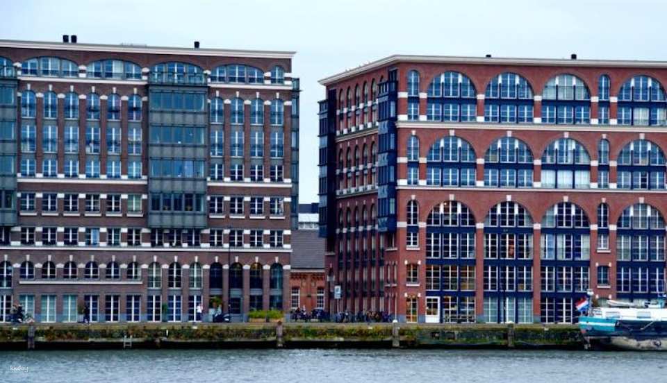 Self-guided Discovery Walk in Amsterdam’s Eastern Docklands