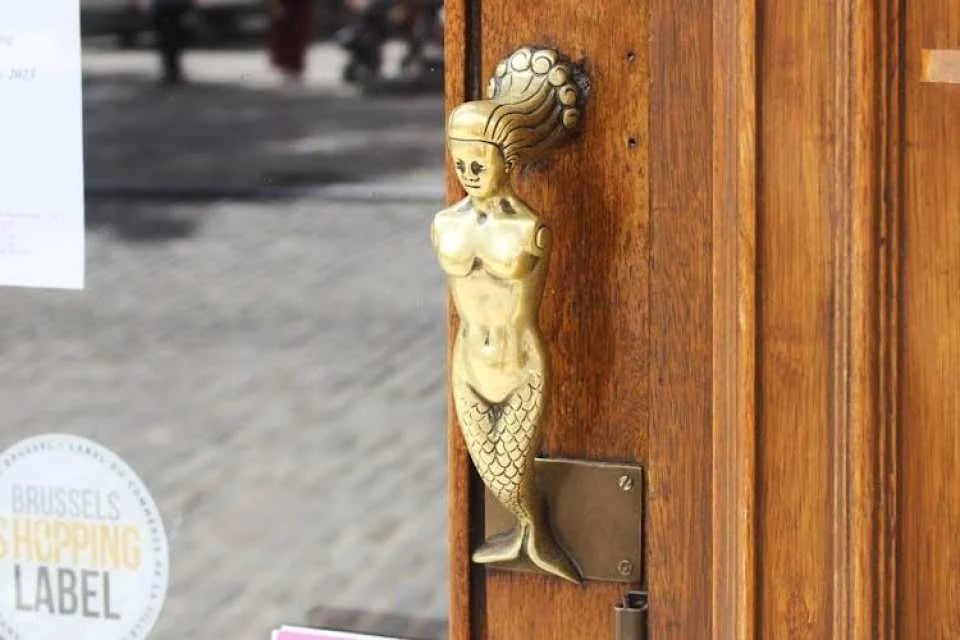 Self-guided discovery walk in Brussels' Place Sainte Catherine