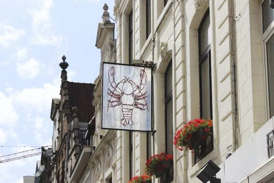 Self-guided discovery walk in Brussels' Place Sainte Catherine