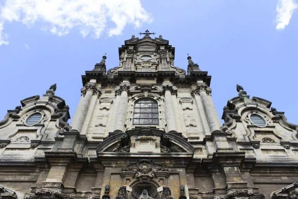 Self-guided discovery walk in Brussels' Place Sainte Catherine