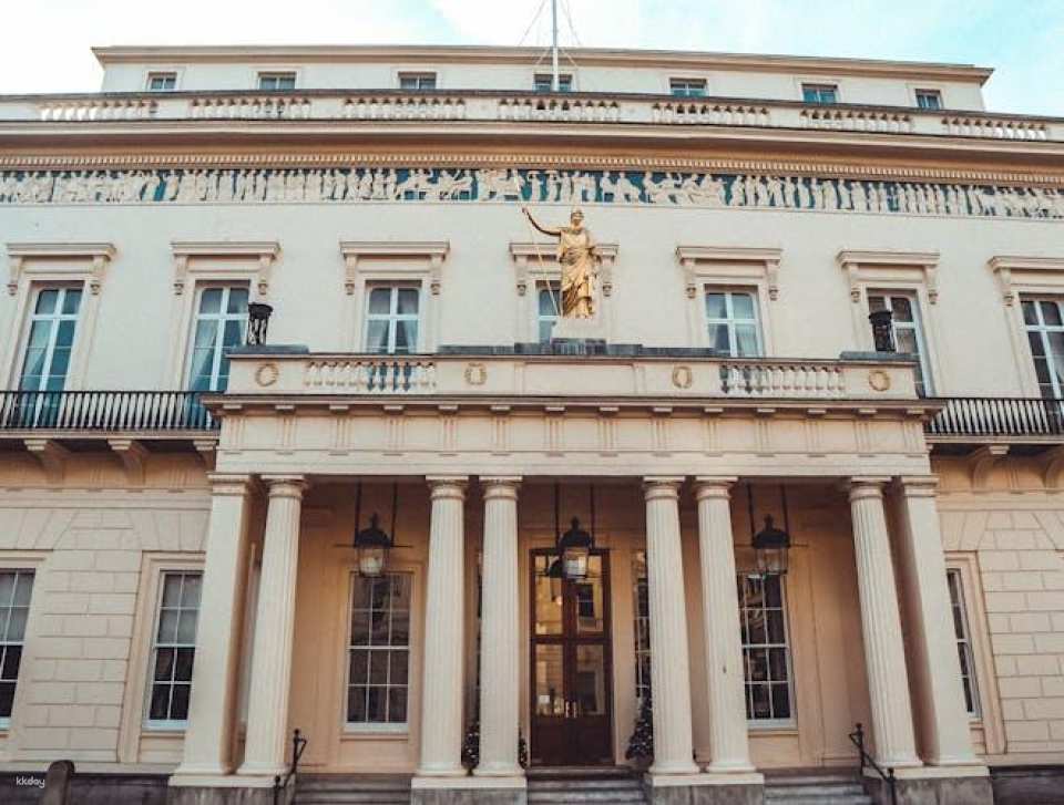 Self-guided Discovery Walk in London’s Piccadilly Circus and Whitehall