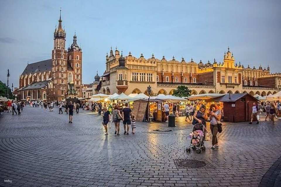 Self guided tour with interactive city game of Krakow