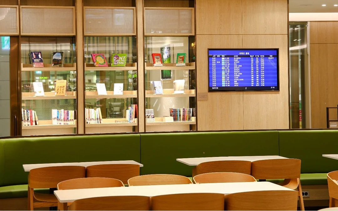 Seoul Incheon International Airport: SkyHub Lounge West at Terminal 2 Image 3