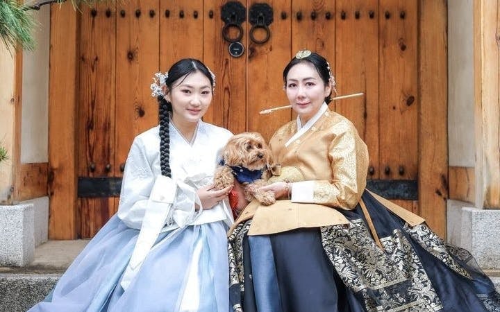 Seoul Private Hanbok Photoshoot at Gyeongbokgung Palace with All Original and Edited Photos Image 5